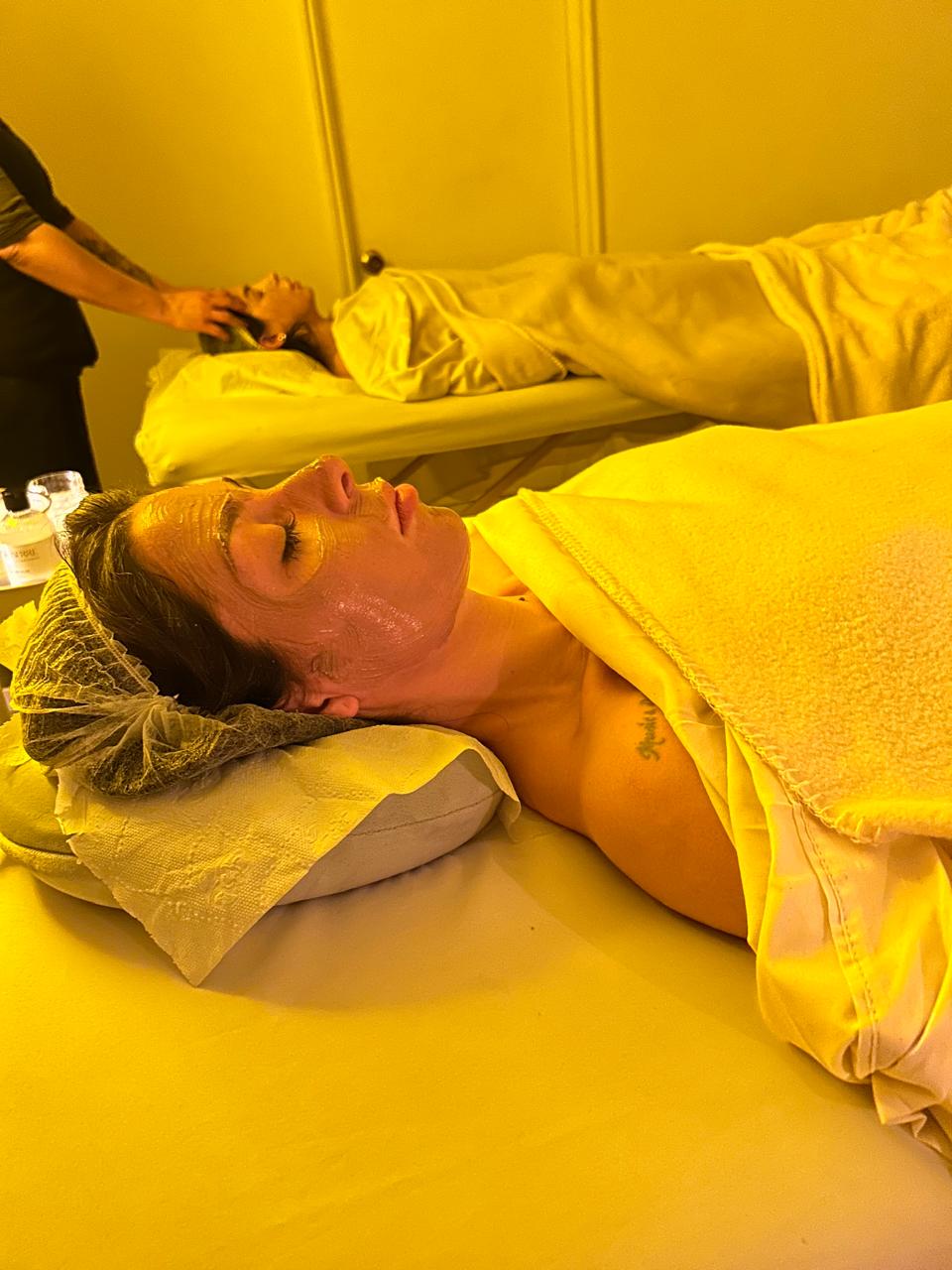 Masaje y mascarilla facial